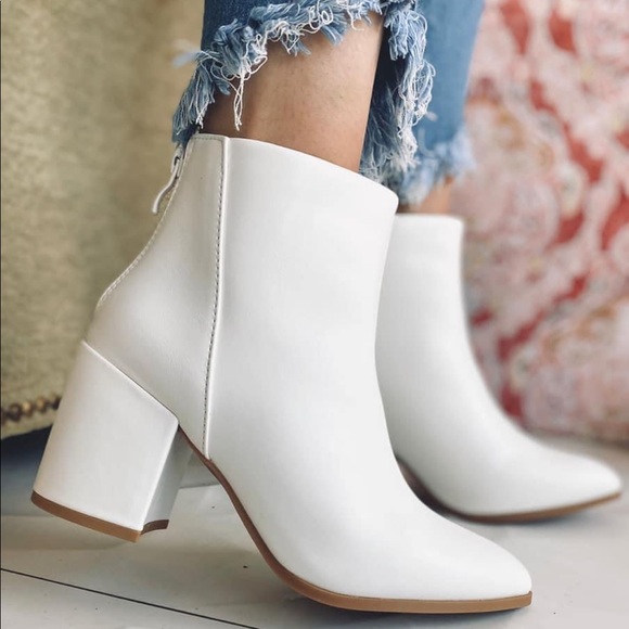 Shoes - White Low Chunky Block Heel Ankle Booties